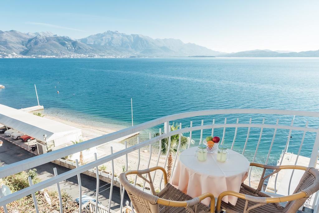 Hotel Azzurro Herceg Novi Exterior foto